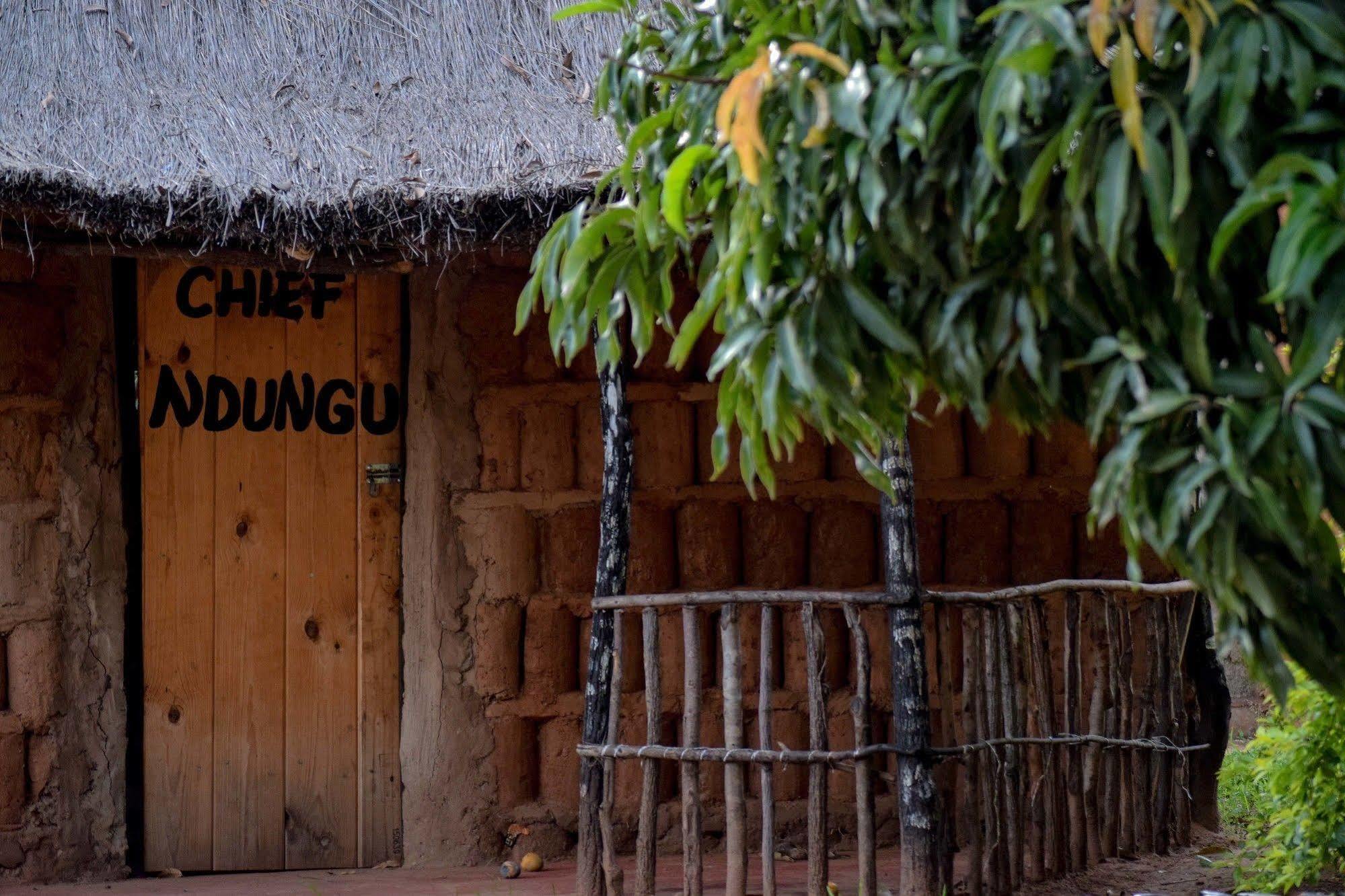 Hotel Zinga Backpackers Livingstone Exterior foto